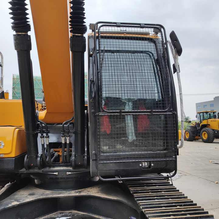 Hyundai Digger 220lc-9s Second Hand Korea Made High Performance Machine Hyundai Excavator for Sale - حفارات زحافة: صور 3 Hyundai Digger 220lc-9s Second Hand Korea Made High Performance Machine Hyundai Excavator for Sale - حفارات زحافة: صور 3