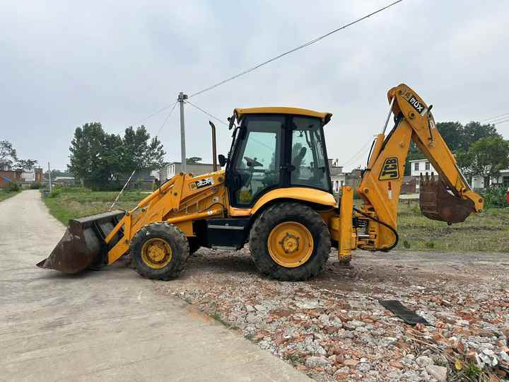 Low Price JCB 3CX Backhoe Loader in Excellent Condition for Sale JCB3CX JCB 4CX Available for Sale - حفار متعدد الاستخدام: صور 2 Low Price JCB 3CX Backhoe Loader in Excellent Condition for Sale JCB3CX JCB 4CX Available for Sale - حفار متعدد الاستخدام: صور 2