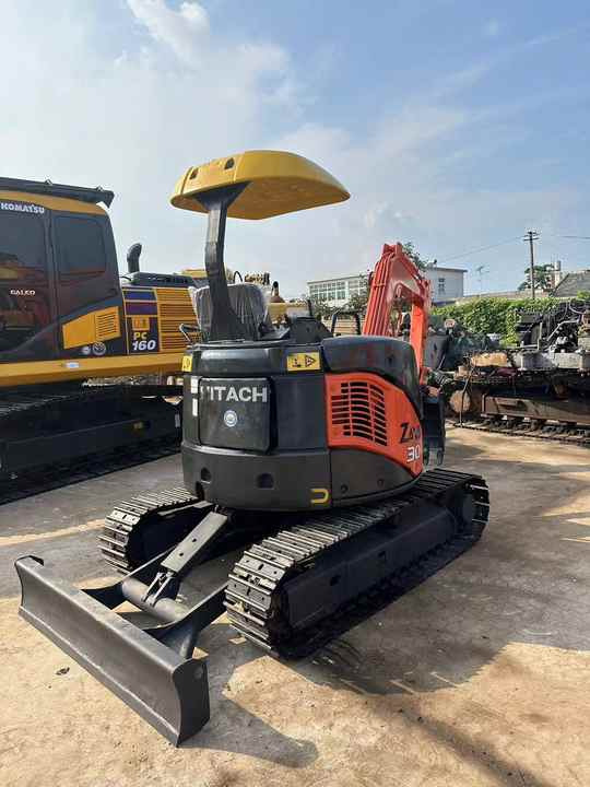 Mini 3-Ton Excavator used Hitachi ZX30 excavator with Excellent Performance and Low Price for sale! - حفارة: صور 4 Mini 3-Ton Excavator used Hitachi ZX30 excavator with Excellent Performance and Low Price for sale! - حفارة: صور 4