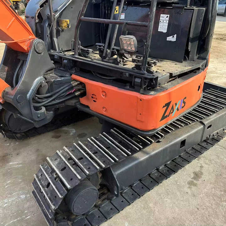 Mini 3-Ton Excavator used Hitachi ZX30 excavator with Excellent Performance and Low Price for sale! - حفارة: صور 1 Mini 3-Ton Excavator used Hitachi ZX30 excavator with Excellent Performance and Low Price for sale! - حفارة: صور 1