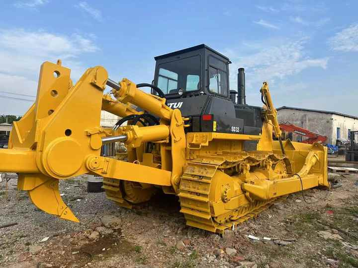 Perfect Condition Almost New Quality Used China Brand SHANTUI SD32 Dozer for Sale SD16 SD16 SD32 S Made in China - بلدوزر: صور 2 Perfect Condition Almost New Quality Used China Brand SHANTUI SD32 Dozer for Sale SD16 SD16 SD32 S Made in China - بلدوزر: صور 2