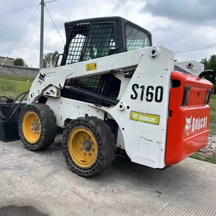 USED BOBCAT S160 Skid-steer Loader with Very Good Performance Is for Sale at a Low Price. - شيول صغير: صور 1 USED BOBCAT S160 Skid-steer Loader with Very Good Performance Is for Sale at a Low Price. - شيول صغير: صور 1