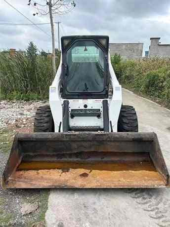 USED BOBCAT S300 Skid-steer Loader with Very Good Performance Is for Sale at a Low Price. S160/s185/s220/330 in Stock - شيول صغير: صور 5 USED BOBCAT S300 Skid-steer Loader with Very Good Performance Is for Sale at a Low Price. S160/s185/s220/330 in Stock - شيول صغير: صور 5