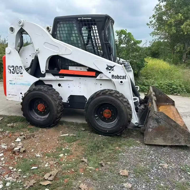 USED BOBCAT S300 Skid-steer Loader with Very Good Performance Is for Sale at a Low Price. S160/s185/s220/330 in Stock - شيول صغير: صور 1 USED BOBCAT S300 Skid-steer Loader with Very Good Performance Is for Sale at a Low Price. S160/s185/s220/330 in Stock - شيول صغير: صور 1