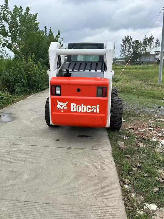 USED BOBCAT S300 Skid-steer Loader with Very Good Performance Is for Sale at a Low Price. S160/s185/s220/330 in Stock - شيول صغير: صور 3 USED BOBCAT S300 Skid-steer Loader with Very Good Performance Is for Sale at a Low Price. S160/s185/s220/330 in Stock - شيول صغير: صور 3