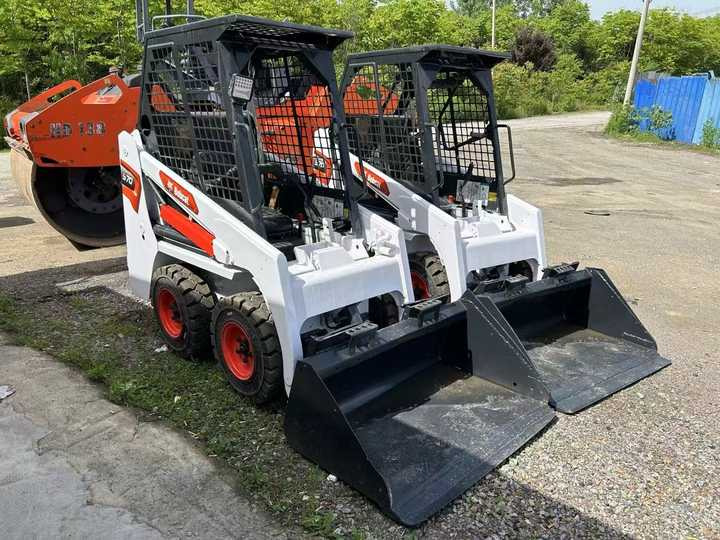 Used Bobcat S70 Skid Teer in Stock Good Condition bobcat S70 S160 185 300 330 Skid Steer for Sale - شيول صغير: صور 3 Used Bobcat S70 Skid Teer in Stock Good Condition bobcat S70 S160 185 300 330 Skid Steer for Sale - شيول صغير: صور 3