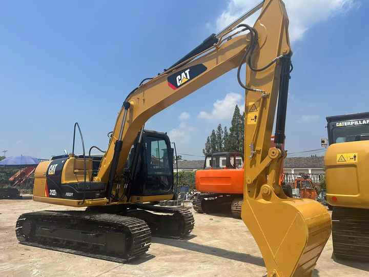 Used Cat 312 Crawler Excavator for Sale - حفارة: صور 4 Used Cat 312 Crawler Excavator for Sale - حفارة: صور 4