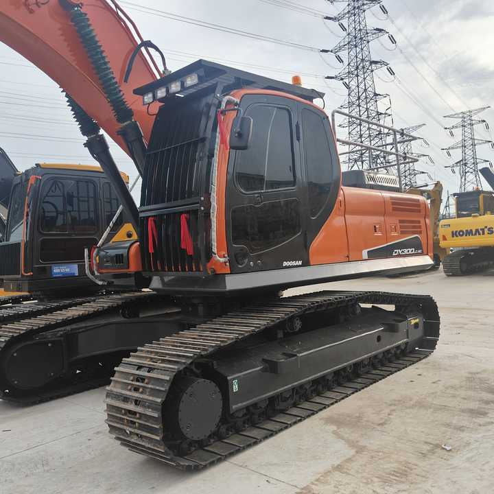 Used Digger DOOSAN DX300 Construction MachineryConstruction Digger Used DOOSAN DX300 Cheap Excavator - حفارات زحافة: صور 4 Used Digger DOOSAN DX300 Construction MachineryConstruction Digger Used DOOSAN DX300 Cheap Excavator - حفارات زحافة: صور 4