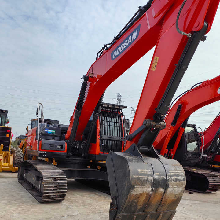 Used Doosan DX225LC-9C Hydraulic Excavator 25 Ton Doosan Dx225 Crawler Excavator with Excellent Performance Low Price for Sale - حفارة: صور 1 Used Doosan DX225LC-9C Hydraulic Excavator 25 Ton Doosan Dx225 Crawler Excavator with Excellent Performance Low Price for Sale - حفارة: صور 1