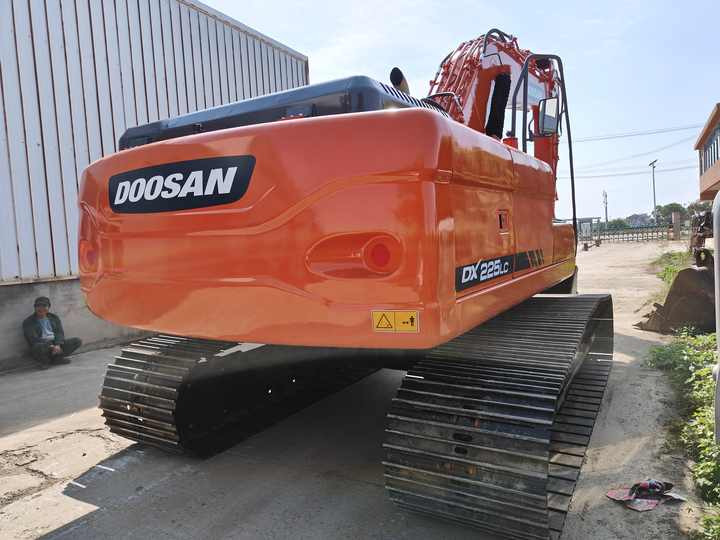 Used Doosan DX225LC Excavator | Low Hours | Heavy Duty | Global Shipping | Well-Maintained - حفارة: صور 4 Used Doosan DX225LC Excavator | Low Hours | Heavy Duty | Global Shipping | Well-Maintained - حفارة: صور 4