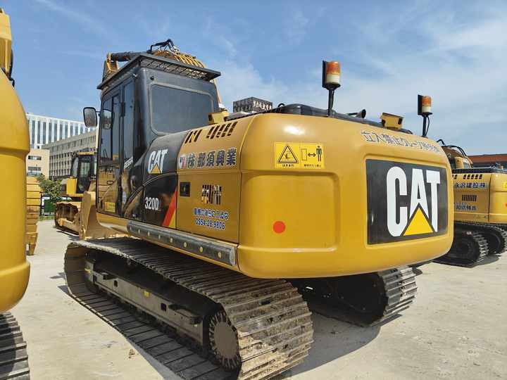 Used Excavator Catterpiller Cat320D with Wide Track Shoe Hot Sale Used Engineering & Construction Machinery - حفارة: صور 3 Used Excavator Catterpiller Cat320D with Wide Track Shoe Hot Sale Used Engineering & Construction Machinery - حفارة: صور 3