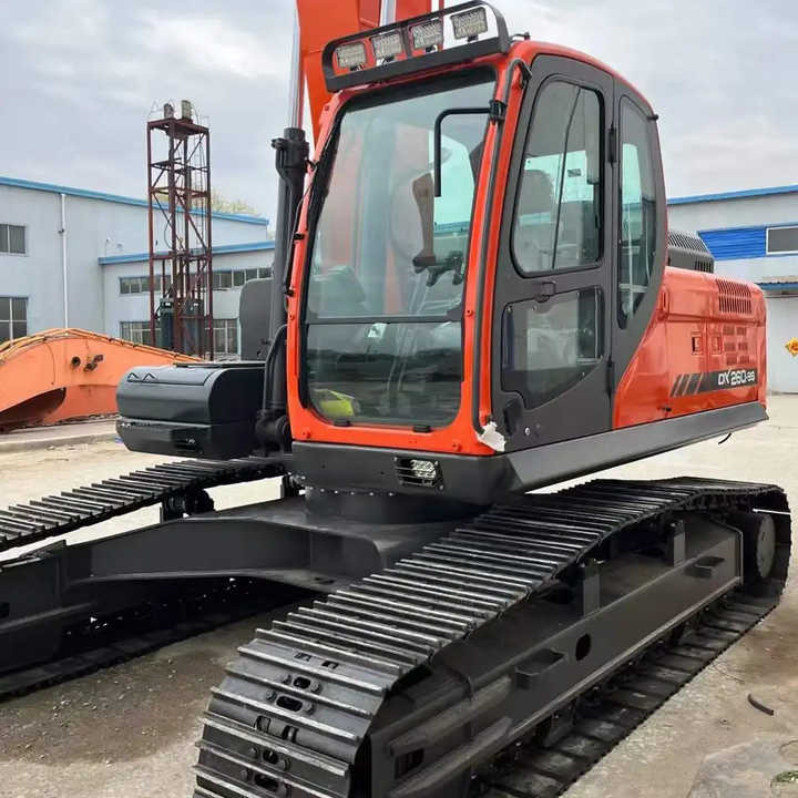Used Excavator Doosan DX260LC-9 Excavators Mini Equipment Earth Moving Machinery Doosan Digger Excavator for Sale - حفارة: صور 5 Used Excavator Doosan DX260LC-9 Excavators Mini Equipment Earth Moving Machinery Doosan Digger Excavator for Sale - حفارة: صور 5