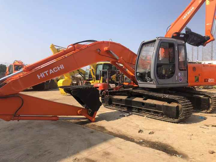 Used Excavator Hitachi Ex200 for Sale, Original Excavator - حفارات زحافة: صور 3 Used Excavator Hitachi Ex200 for Sale, Original Excavator - حفارات زحافة: صور 3