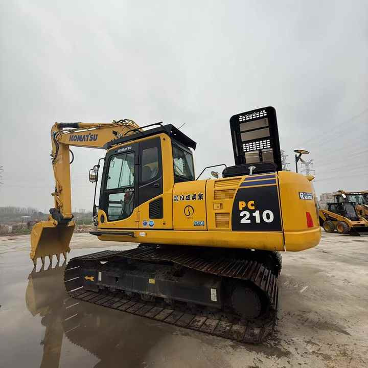 Used Good Quality Japan Original PC210-8 in Good Condition PC210-8 Komatsu - حفارات زحافة: صور 2 Used Good Quality Japan Original PC210-8 in Good Condition PC210-8 Komatsu - حفارات زحافة: صور 2