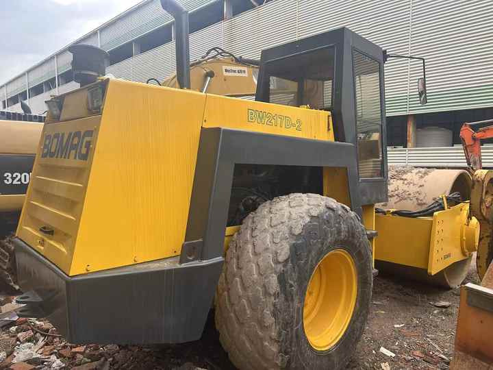 Used Heavy Construction Equipment BW217D Second Hand Road Rollers Used Machine Hot Sale - مدماج: صور 5 Used Heavy Construction Equipment BW217D Second Hand Road Rollers Used Machine Hot Sale - مدماج: صور 5