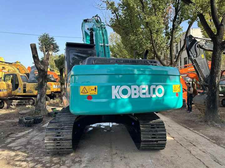 Used Japan Original Brand Kobelco Sk200-8 Excavator in High Quality for Sale High Working Efficiency - حفارة: صور 2 Used Japan Original Brand Kobelco Sk200-8 Excavator in High Quality for Sale High Working Efficiency - حفارة: صور 2