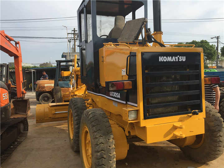 Used Komatsu GD305 Motor Grader Cheap Price Komatsu Road Grader GD305 Good Condition in China - آلة تسوية الأرض: صور 4 Used Komatsu GD305 Motor Grader Cheap Price Komatsu Road Grader GD305 Good Condition in China - آلة تسوية الأرض: صور 4