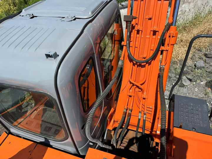 Used Wheel Excavator Hitachi ZX 130W Made in Japan 13tonHitachi Zx130w Wheel Excavator Price Used Hitachi Zx130 Excavator SALE - حفارة على عجلات: صور 5 Used Wheel Excavator Hitachi ZX 130W Made in Japan 13tonHitachi Zx130w Wheel Excavator Price Used Hitachi Zx130 Excavator SALE - حفارة على عجلات: صور 5