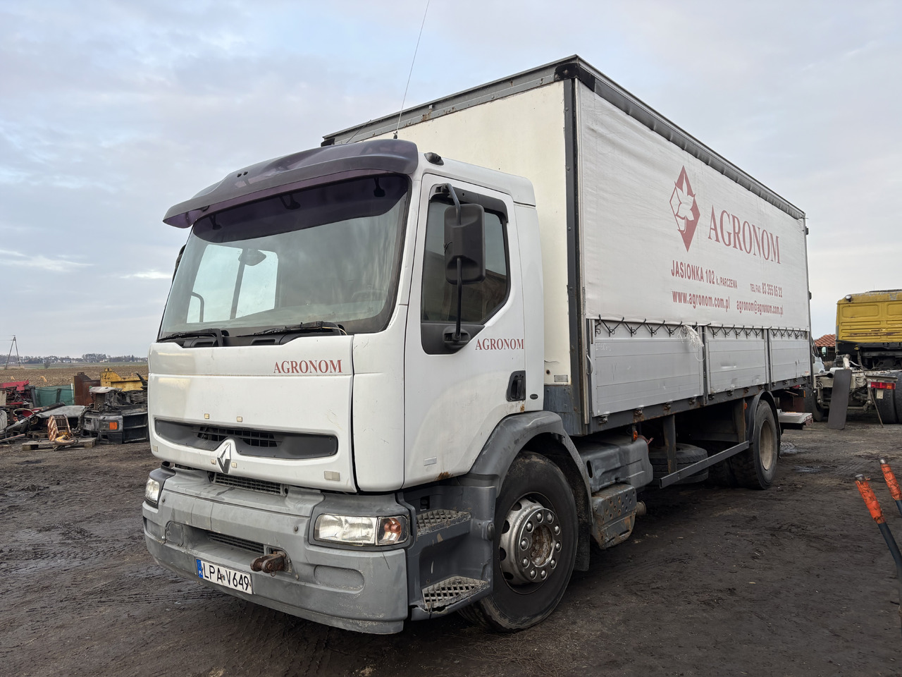 RENAULT Premium 260 - شاحنة ستارة: صور 1 RENAULT Premium 260 - شاحنة ستارة: صور 1