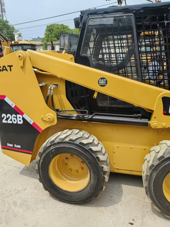 CATERPILLAR 226B - شيول صغير: صور 2 CATERPILLAR 226B - شيول صغير: صور 2