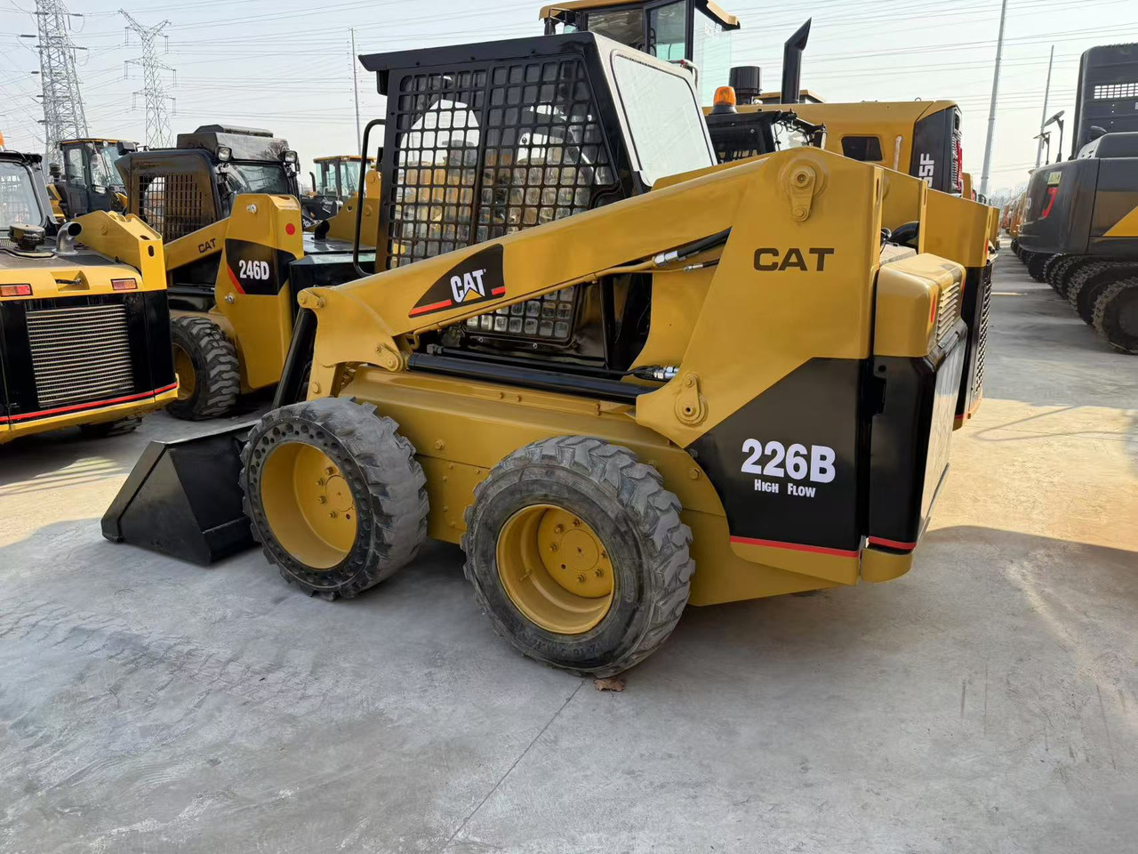 CATERPILLAR 226B - شيول صغير: صور 2 CATERPILLAR 226B - شيول صغير: صور 2