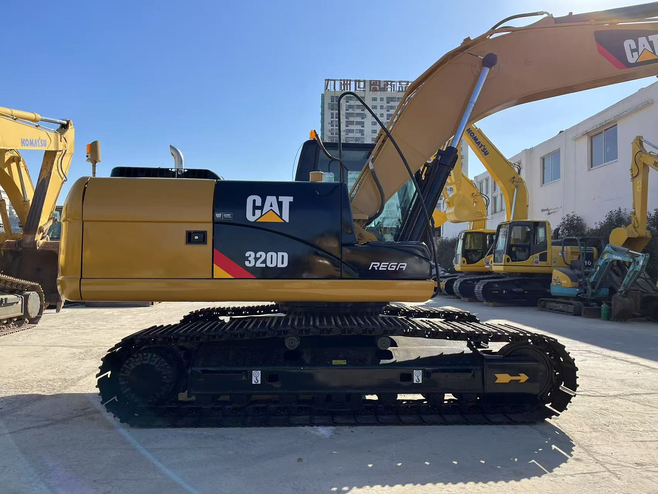 CATERPILLAR 320D - حفارات زحافة: صور 5 CATERPILLAR 320D - حفارات زحافة: صور 5