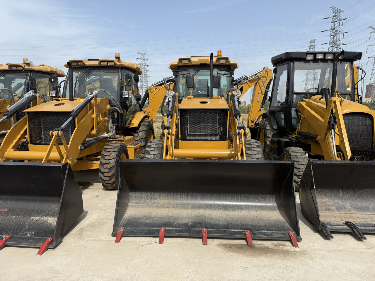 CATERPILLAR 416F - حفار متعدد الاستخدام: صور 4 CATERPILLAR 416F - حفار متعدد الاستخدام: صور 4