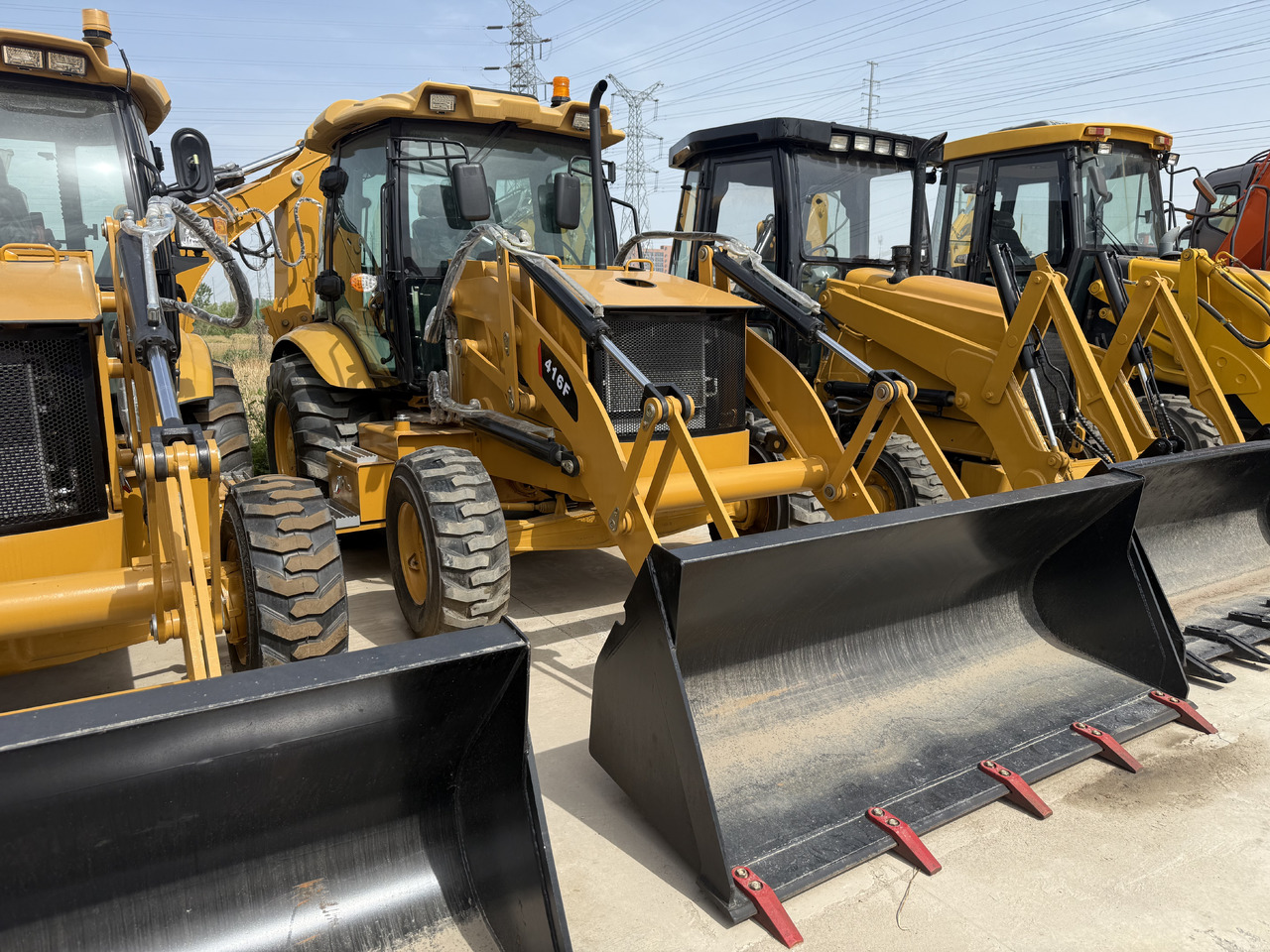 CATERPILLAR 416F - حفار متعدد الاستخدام: صور 2 CATERPILLAR 416F - حفار متعدد الاستخدام: صور 2