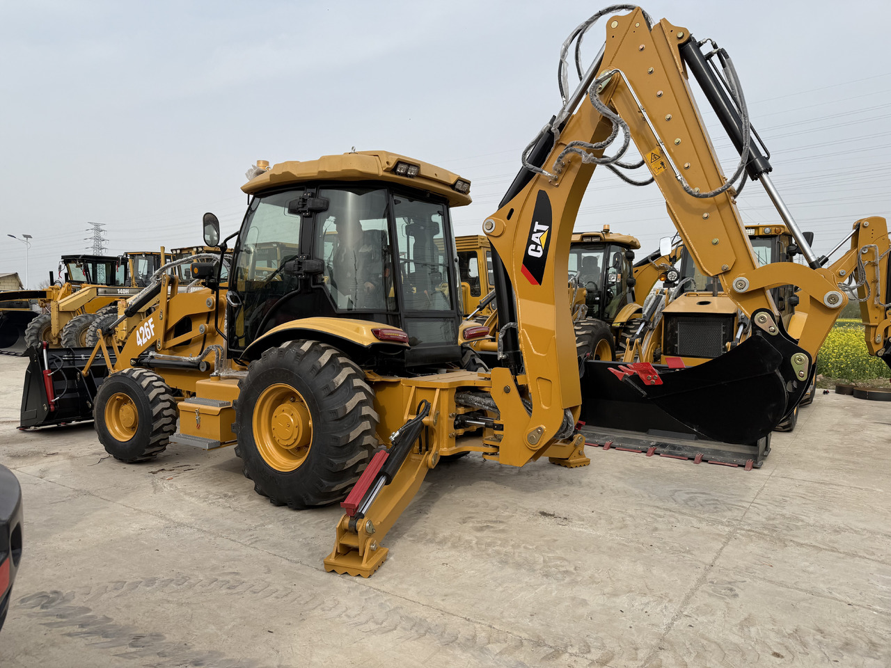 CATERPILLAR 426F - حفار متعدد الاستخدام: صور 2 CATERPILLAR 426F - حفار متعدد الاستخدام: صور 2