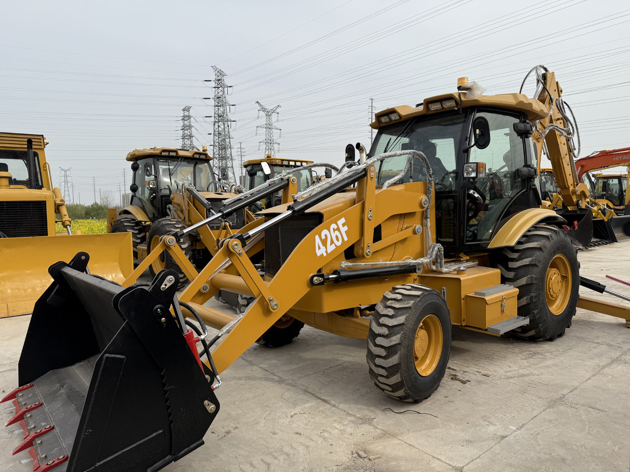 CATERPILLAR 426F - حفار متعدد الاستخدام: صور 3 CATERPILLAR 426F - حفار متعدد الاستخدام: صور 3