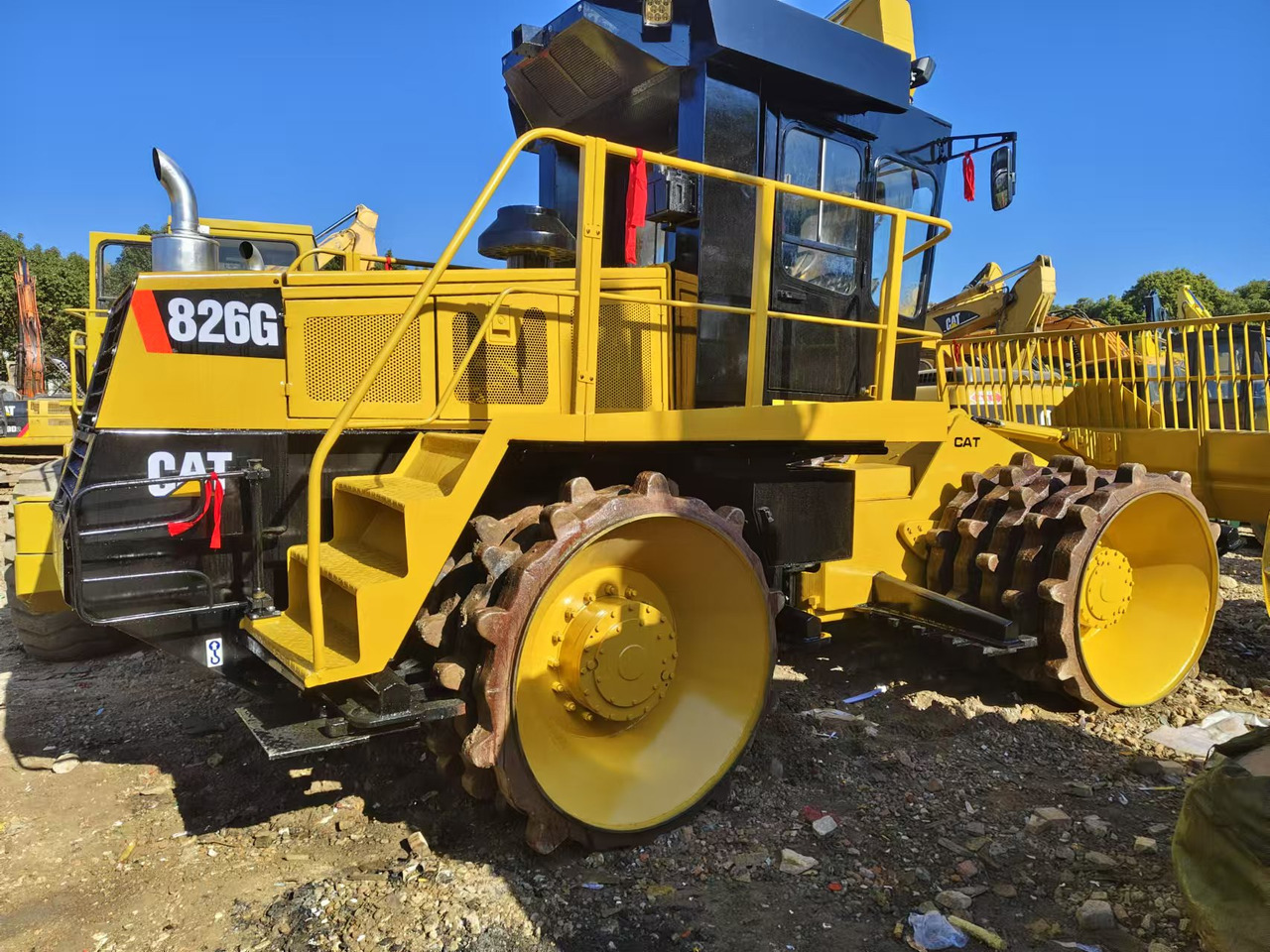 CATERPILLAR 826G - مدحلة الأسفلت: صور 1 CATERPILLAR 826G - مدحلة الأسفلت: صور 1