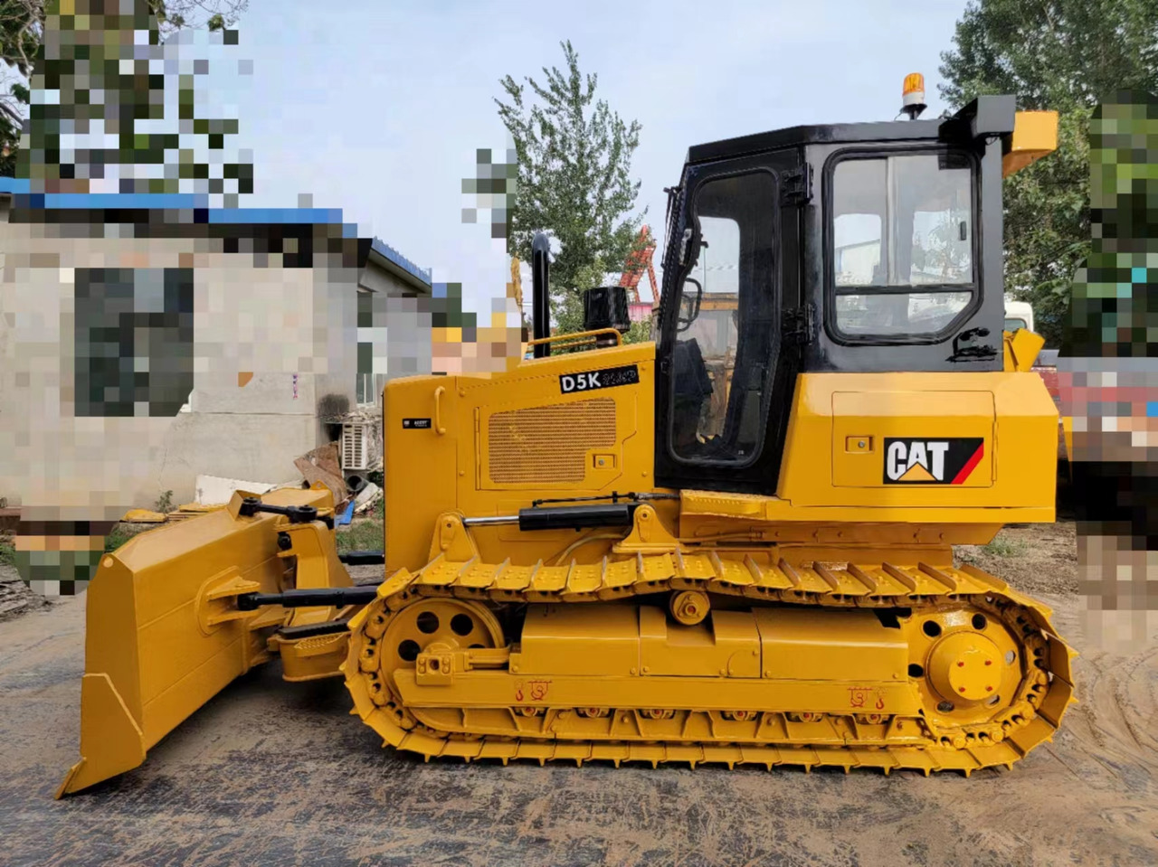 CATERPILLAR D5K - بلدوزر: صور 1 CATERPILLAR D5K - بلدوزر: صور 1