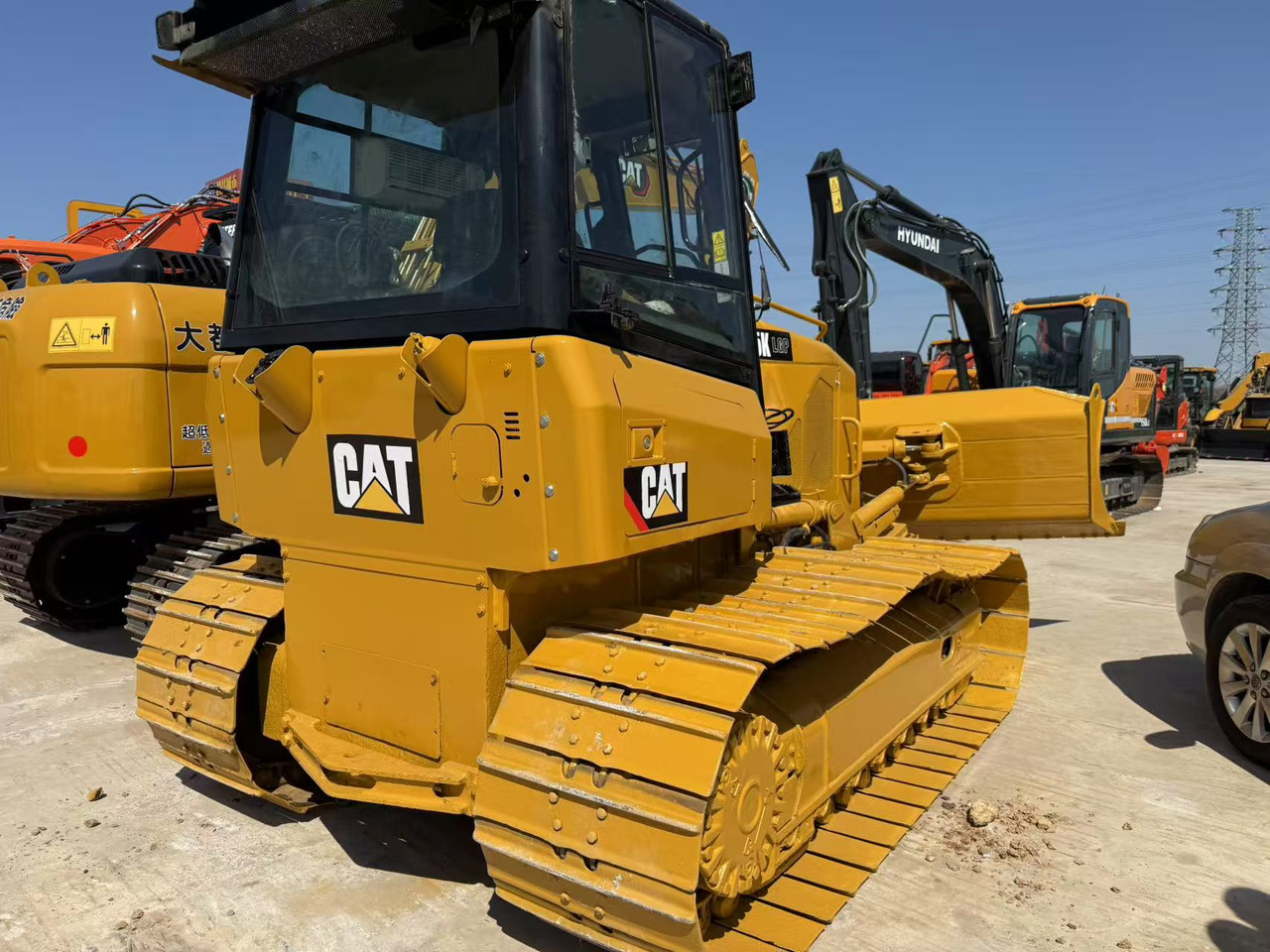 CATERPILLAR D5K - بلدوزر: صور 3 CATERPILLAR D5K - بلدوزر: صور 3