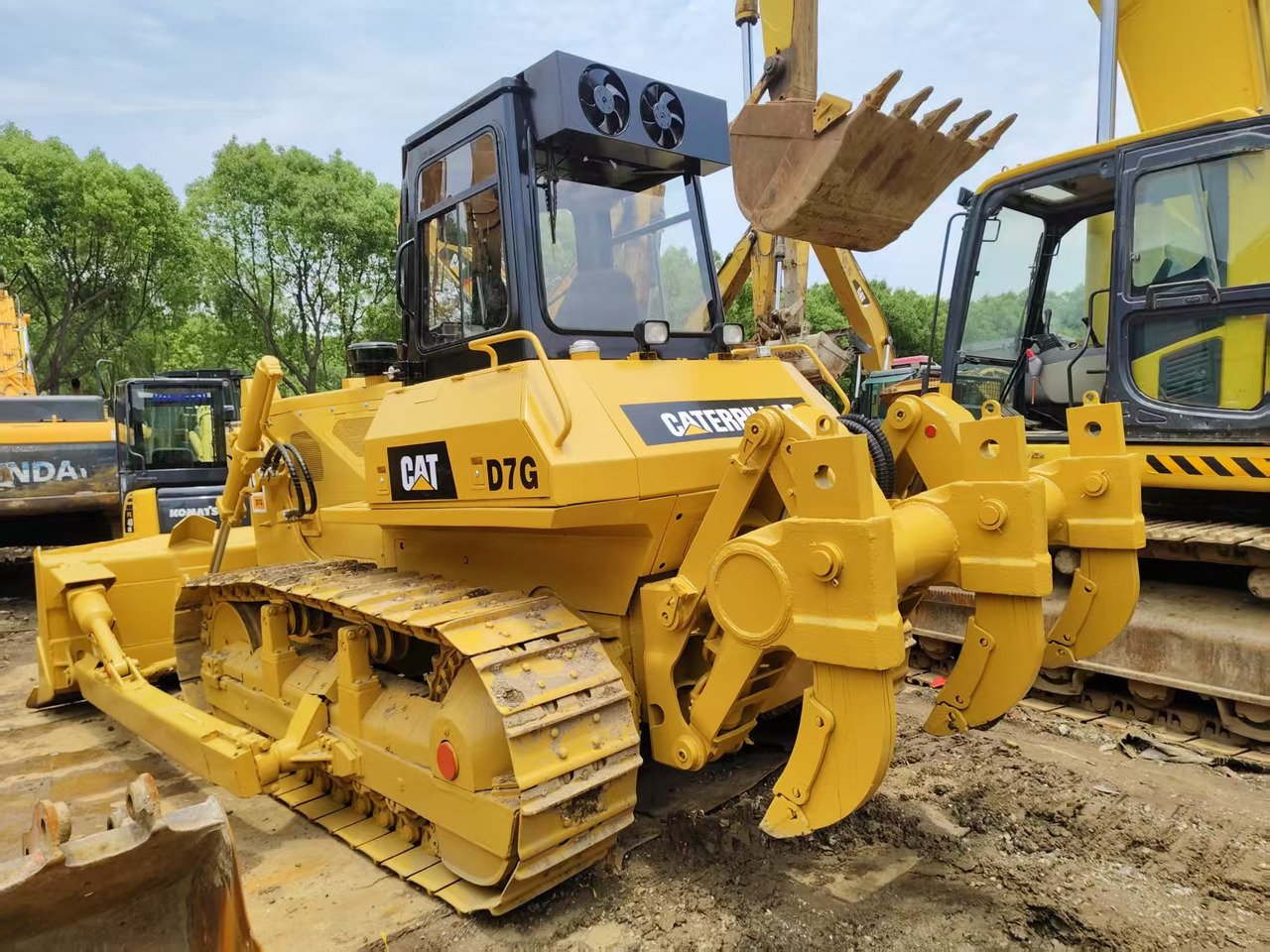 CATERPILLAR D7G - بلدوزر: صور 1 CATERPILLAR D7G - بلدوزر: صور 1