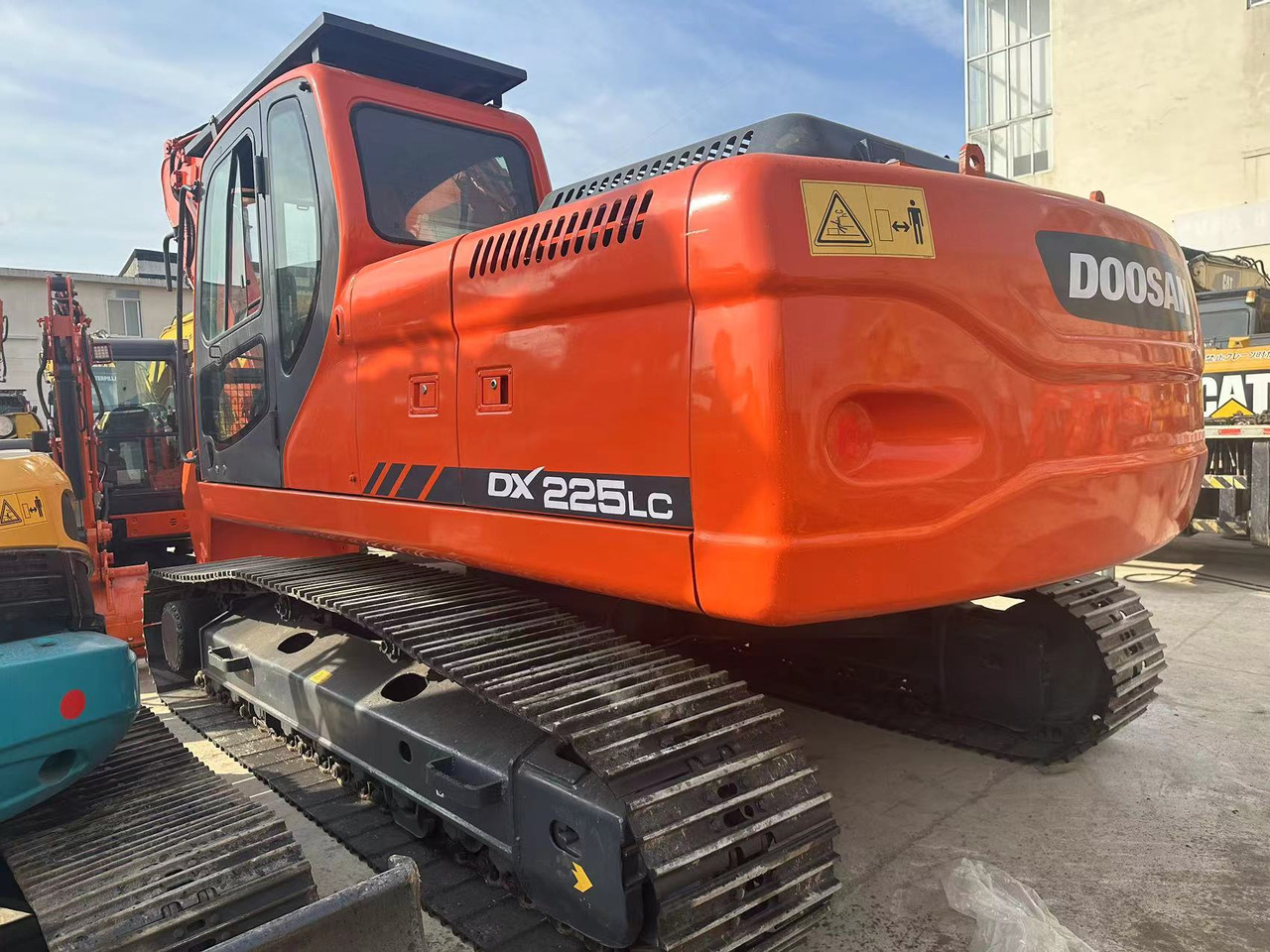 DOOSAN DX225LC - حفارات زحافة: صور 2 DOOSAN DX225LC - حفارات زحافة: صور 2