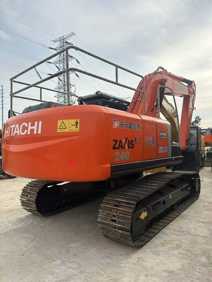 HITACHI ZX240-3G - حفارات زحافة: صور 1 HITACHI ZX240-3G - حفارات زحافة: صور 1