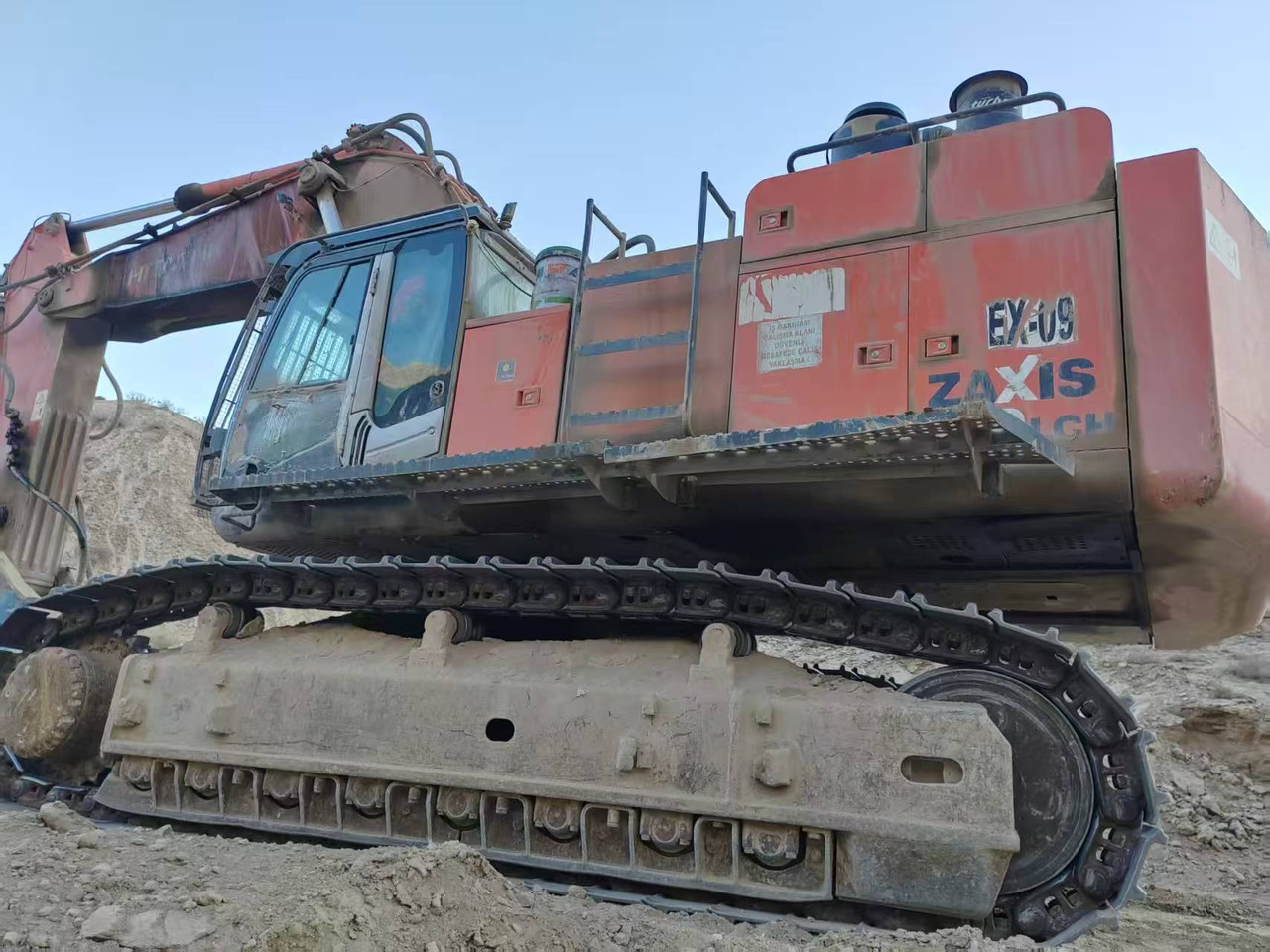 HITACHI ZX670 - حفارات زحافة: صور 4 HITACHI ZX670 - حفارات زحافة: صور 4