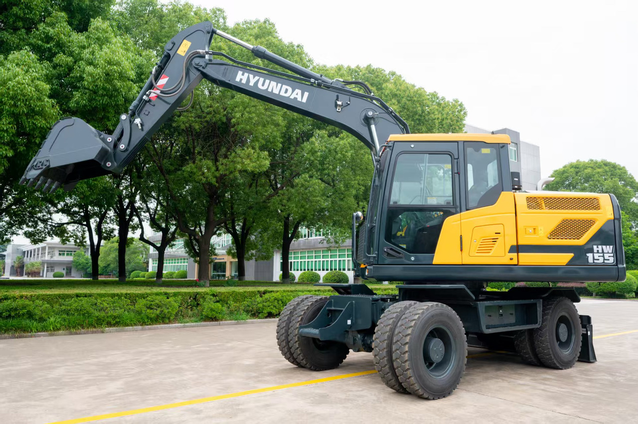 HYUNDAI HW155 - حفارة على عجلات: صور 1 HYUNDAI HW155 - حفارة على عجلات: صور 1