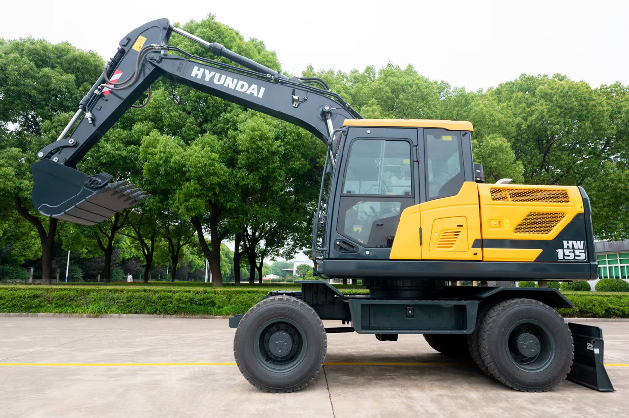 HYUNDAI HW155 - حفارة على عجلات: صور 2 HYUNDAI HW155 - حفارة على عجلات: صور 2
