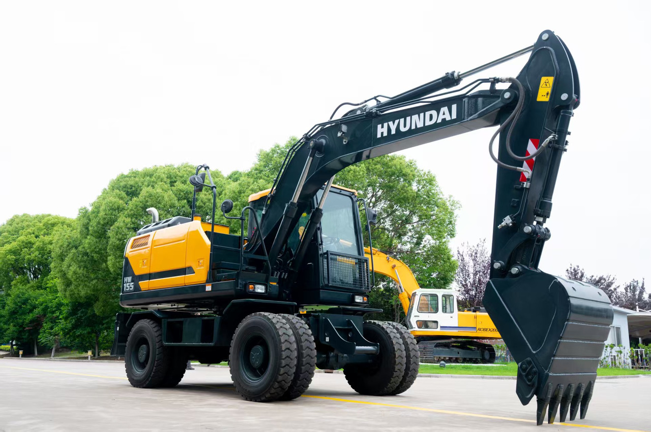 HYUNDAI HW155 - حفارة على عجلات: صور 4 HYUNDAI HW155 - حفارة على عجلات: صور 4