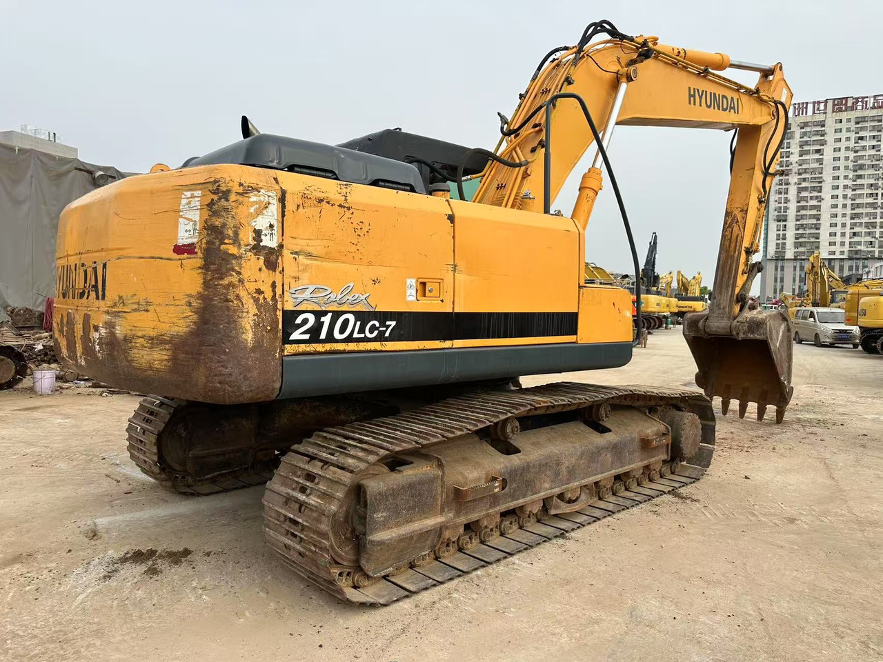 HYUNDAI R210LC-7 - حفارات زحافة: صور 3 HYUNDAI R210LC-7 - حفارات زحافة: صور 3