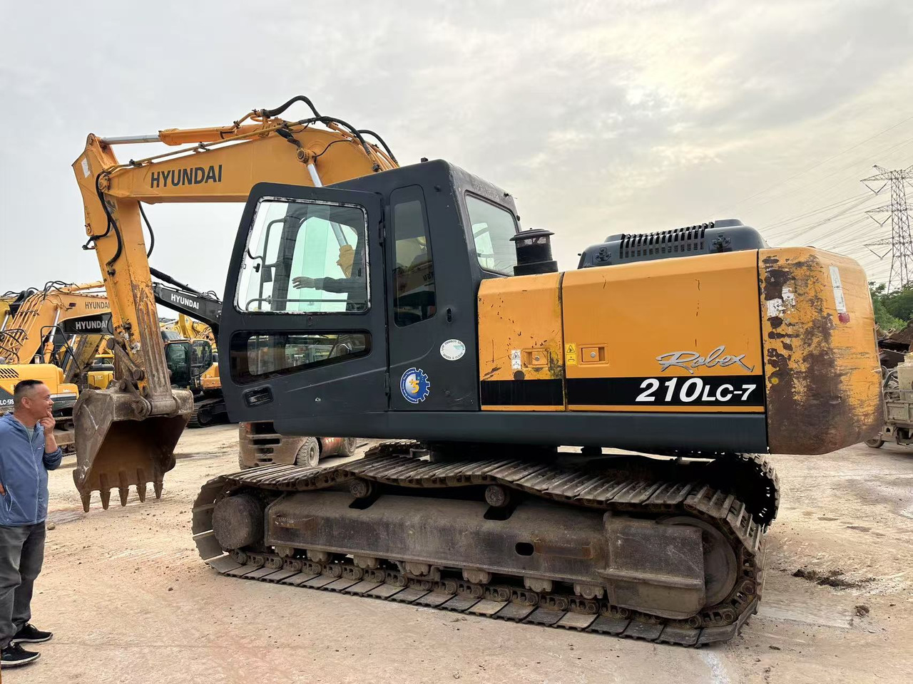 HYUNDAI R210LC-7 - حفارات زحافة: صور 4 HYUNDAI R210LC-7 - حفارات زحافة: صور 4