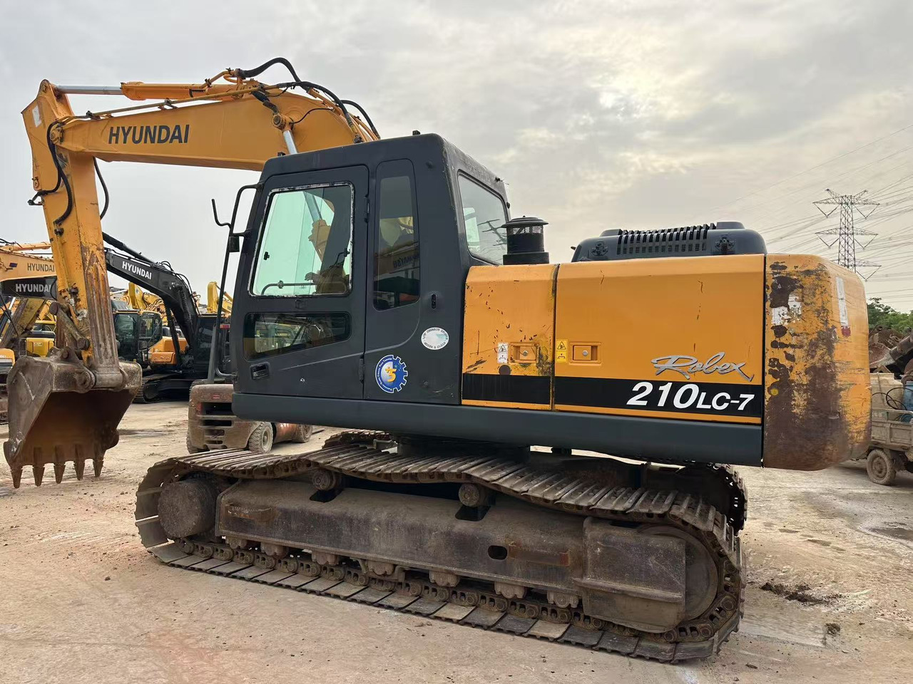 HYUNDAI R210LC-7 - حفارات زحافة: صور 5 HYUNDAI R210LC-7 - حفارات زحافة: صور 5