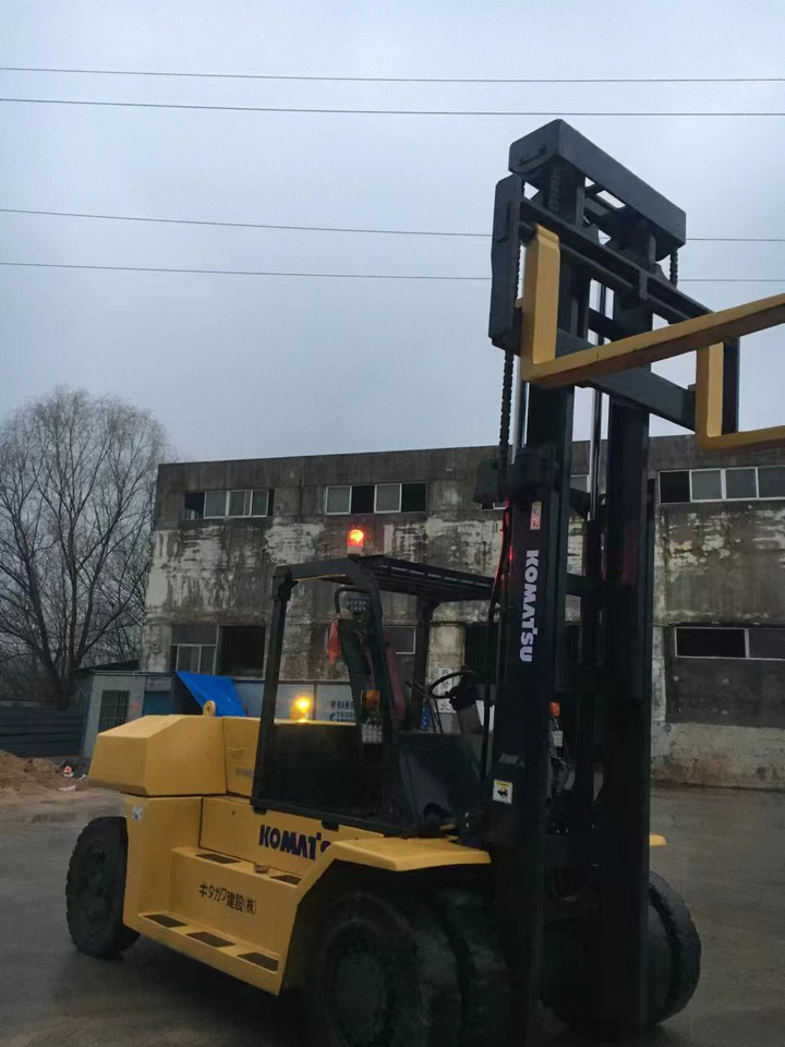 KOMATSU 15-ton - رافعة شوكية ديزل: صور 3 KOMATSU 15-ton - رافعة شوكية ديزل: صور 3