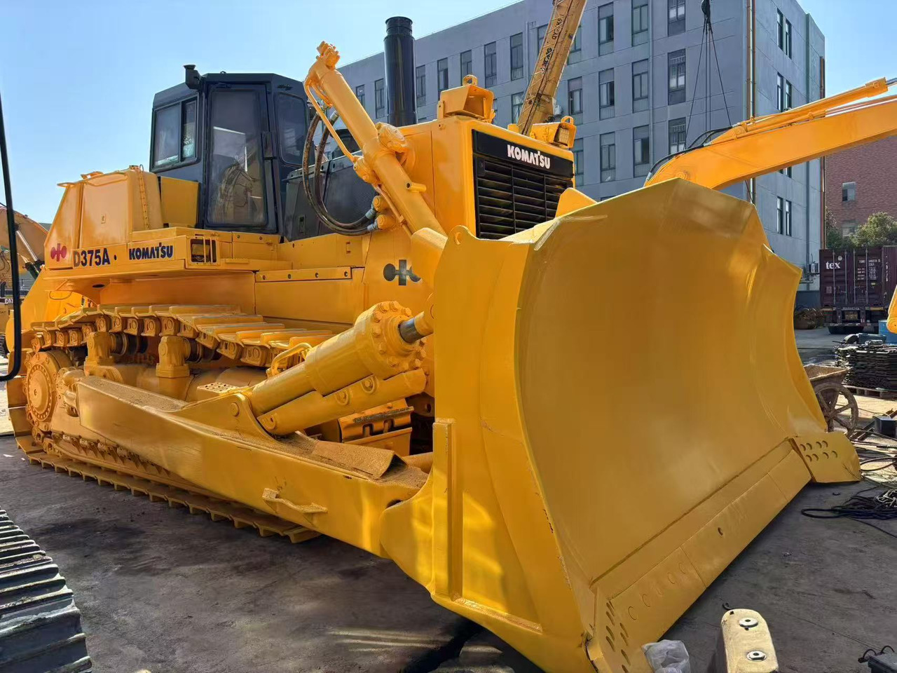 KOMATSU D375 - بلدوزر: صور 2 KOMATSU D375 - بلدوزر: صور 2
