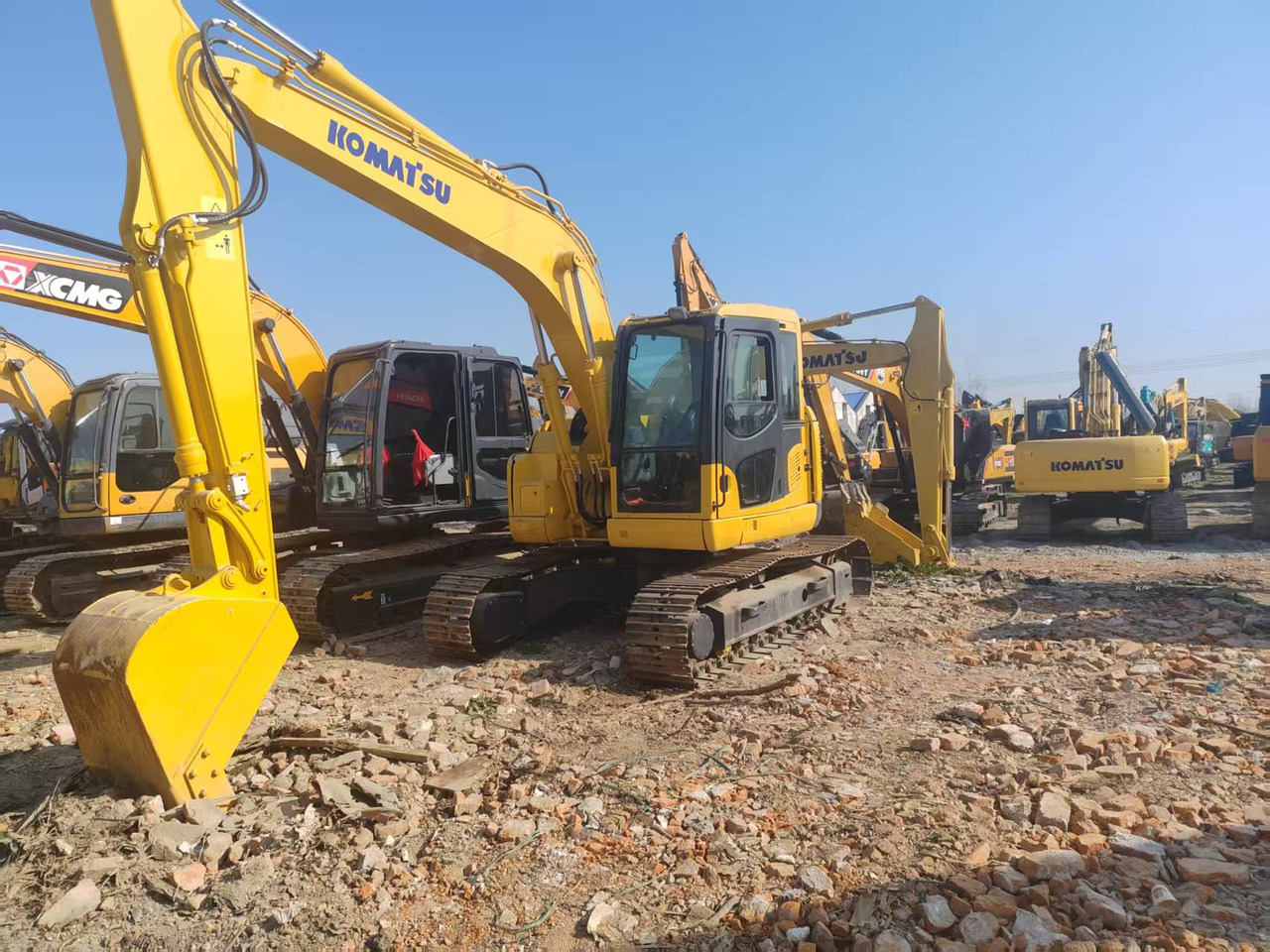 KOMATSU PC138US-8 - حفارات زحافة: صور 1 KOMATSU PC138US-8 - حفارات زحافة: صور 1