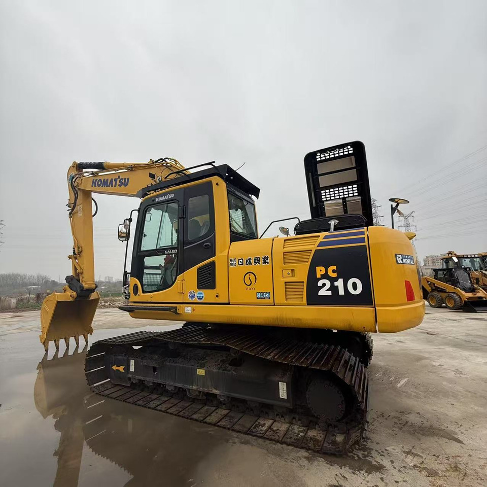 KOMATSU PC210-8 - حفارات زحافة: صور 1 KOMATSU PC210-8 - حفارات زحافة: صور 1