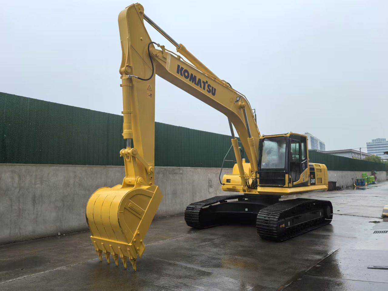 KOMATSU PC240LC-8M0 - حفارات زحافة: صور 3 KOMATSU PC240LC-8M0 - حفارات زحافة: صور 3