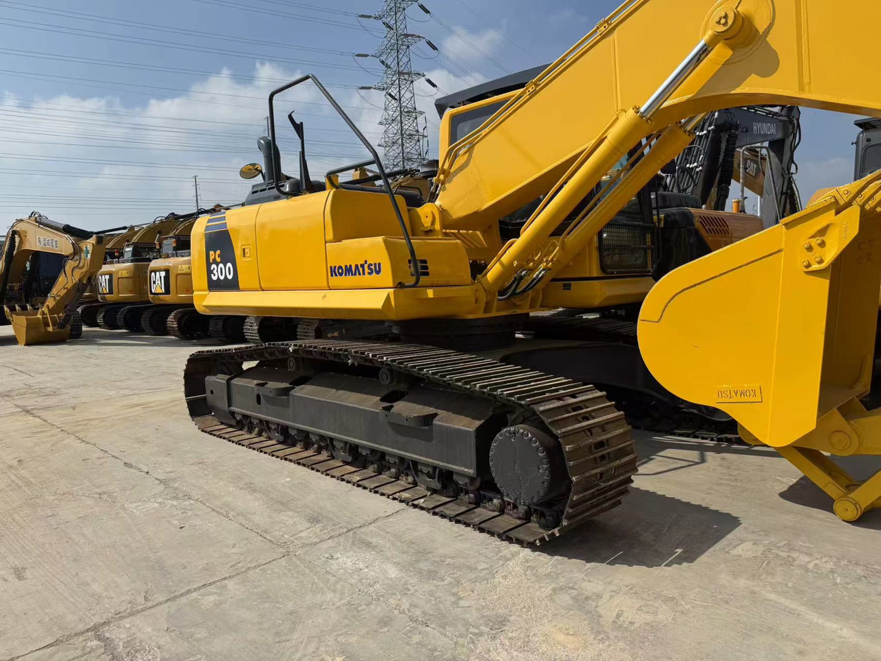 KOMATSU PC300-8 - حفارات زحافة: صور 3 KOMATSU PC300-8 - حفارات زحافة: صور 3