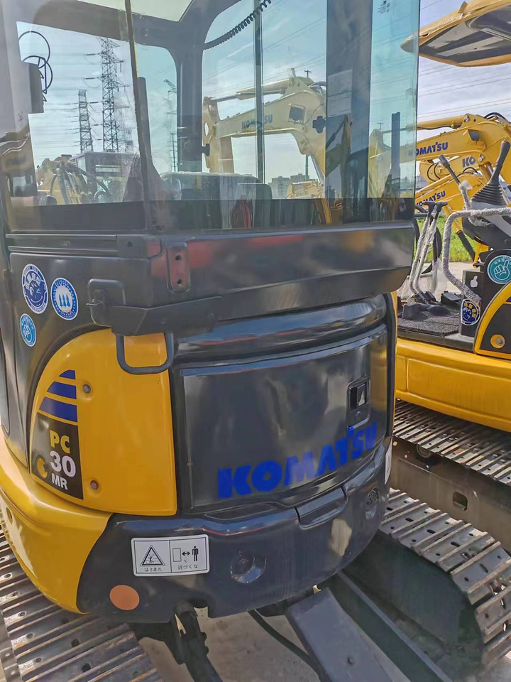 KOMATSU PC30 - حفارات زحافة: صور 3 KOMATSU PC30 - حفارات زحافة: صور 3